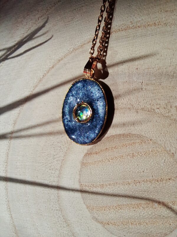 Collier INES